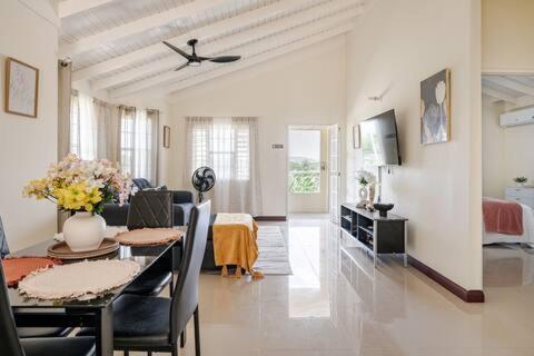 Villa Bellarose At Colbeck ,Gated With Pool, Stylishly Modern Old Harbour Exterior foto